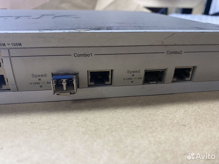 Свич(хаб) d-link des-3526