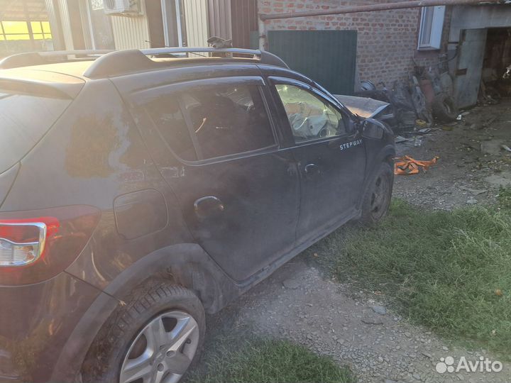 Дверь renault sandero stepway 2 перед зад левая