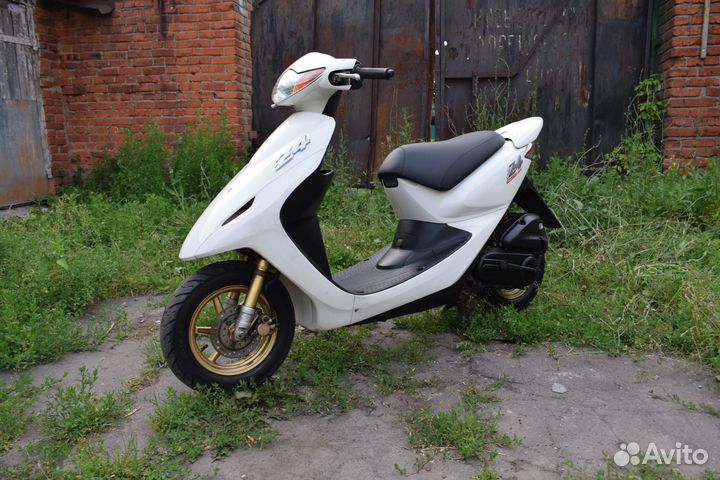 Спортивный скутер Honda Dio Z4 инжектор 4Т без РФ