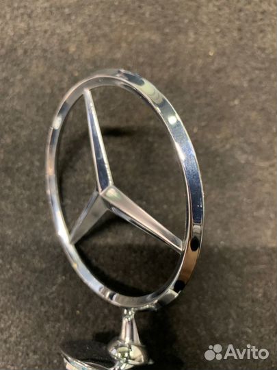 Эмблема капота Mercedes-Benz