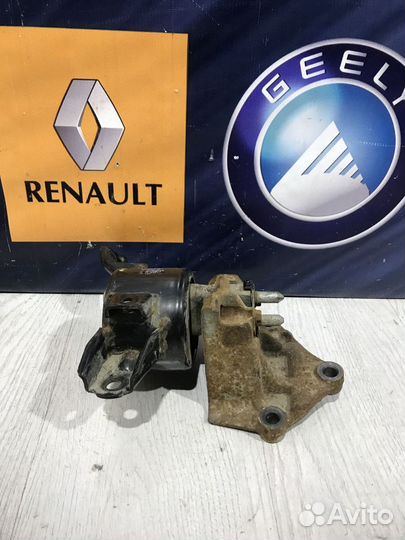 Кронштейн опора крепления кпп коробки передач Kia