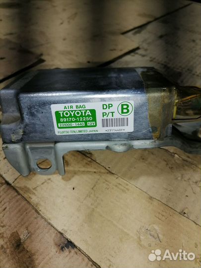 Блок управления airbag Toyota Sprinter Carib AE110