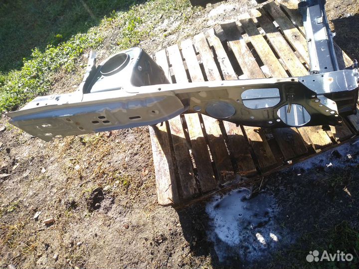 Четверть передняя правая Subaru Forester SG