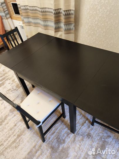 Кухонный стол и стулья IKEA