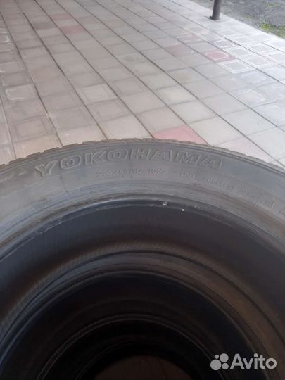 Yokohama 126S 2.25/6 R17