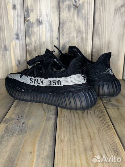 Adidas Yeezy Boost 350 V2 Black White Oreo 8.5 US