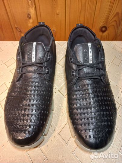 Кроссовки ecco раз 39