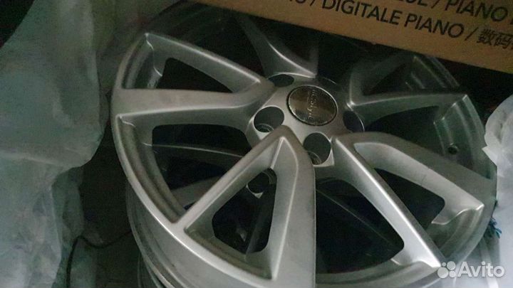 Продам литые диски