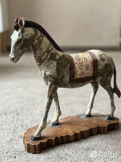 Статуэтка лошадь