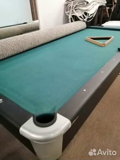 Бильярдный стол