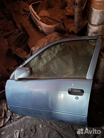 Двери toyota starlet