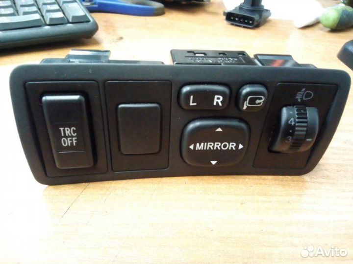 Блок управления зеркалами Toyota Avensis 2