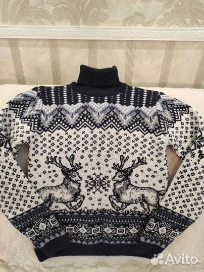 Свитер с горлом