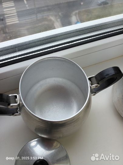 Сахарница и сливочник