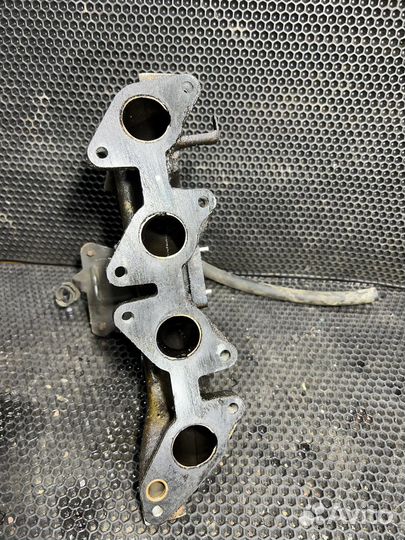 Впускной коллектор Renault 19