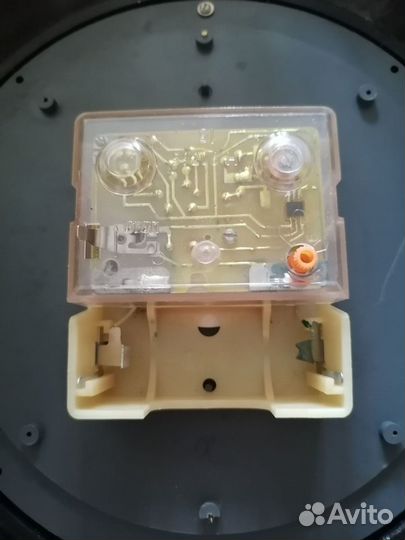 Часы Янтарь