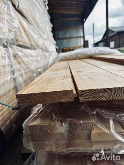 Профилированная доска пола из лиственницы