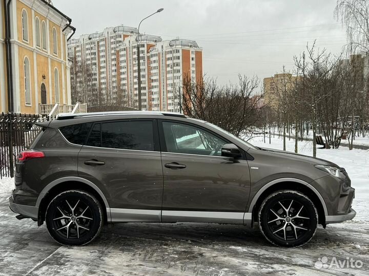 Toyota RAV4 2.5 AT, 2016, 126 000 км