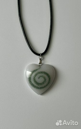 Кулон из эпоксидной смолы