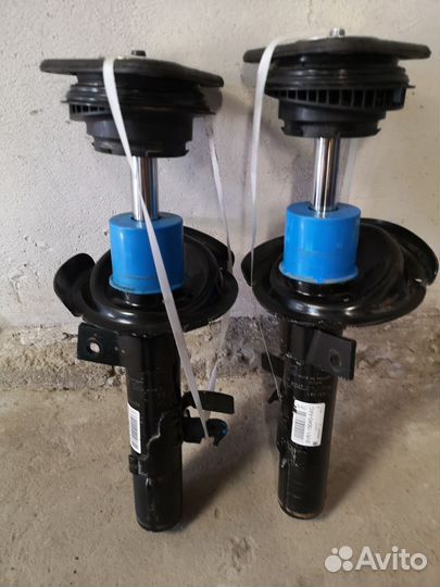 Стойки передние на Ford focus 3