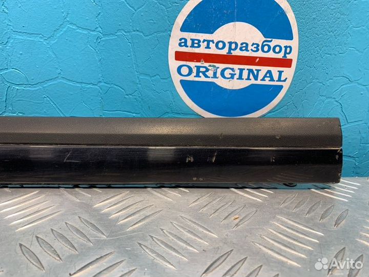 Молдинг двери передний левый Volkswagen Passat B7