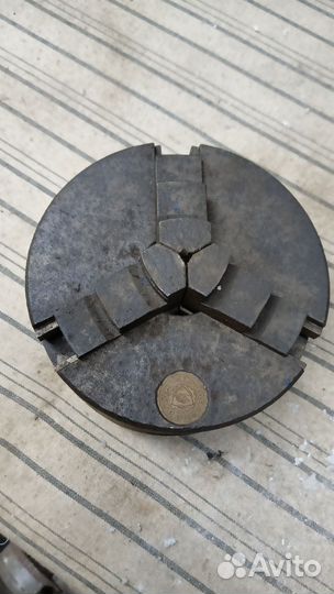 Патрон токарный 100мм. Производства Польши