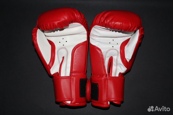 Боксерские перчатки 8 унций. Россия