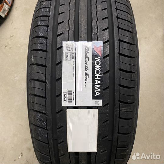 Yokohama BluEarth-ES ES32 A 235/45 R17 97V