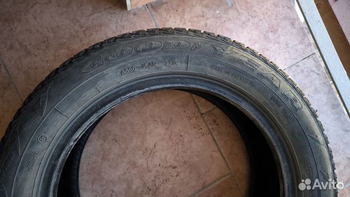 Goodyear UltraGrip 185/60 R15 88T