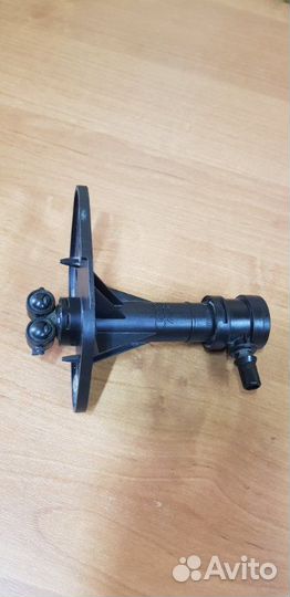 Форсунка омывателя передняя правая Audi Q7 3.0