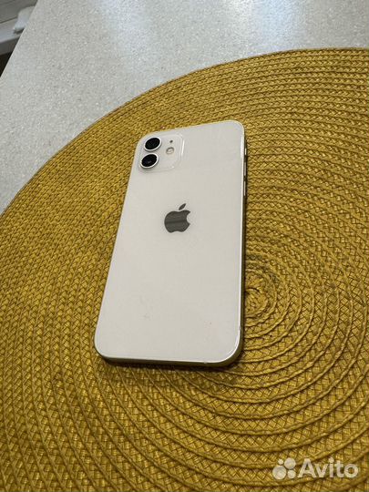 iPhone 12, 64 ГБ