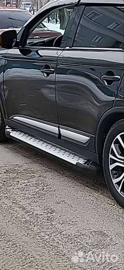 Пороги подножки outlander 3