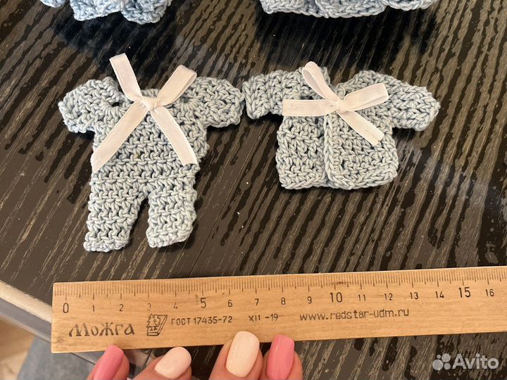 Вязанные кофточки и комбезики