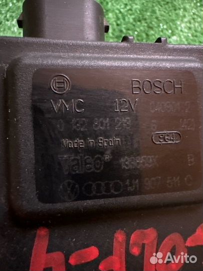 Сервопривод заслонок печки Volkswagen Golf 4 2001