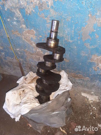 Коленвал, багажник Волга