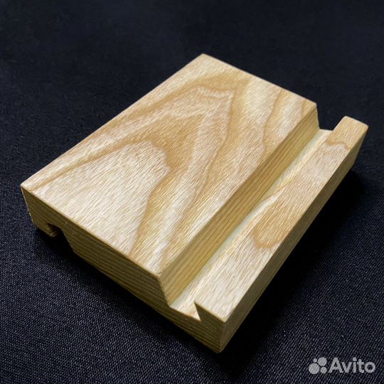 Подставка для телефона из Ясеня