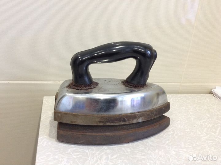 Утюг старинный