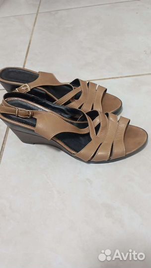 Босоножки женские