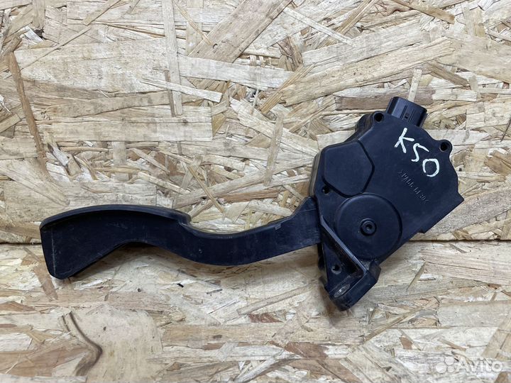 Педаль газа Toyota Camry 50