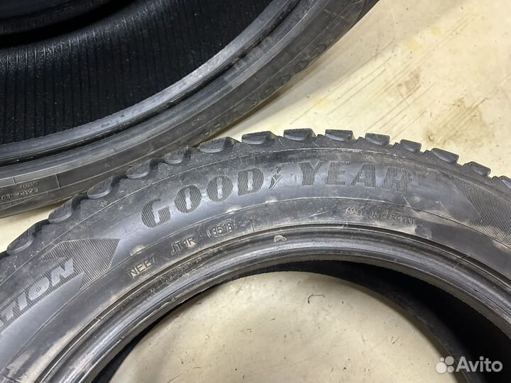 Goodyear Ultragrip Ice Arctic 235/55 R19 105T