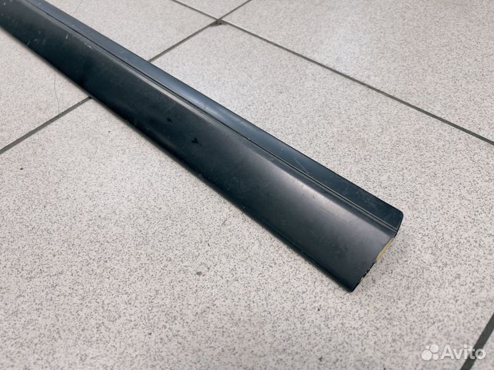 Молдинг двери передней левой Mercedes W202 C