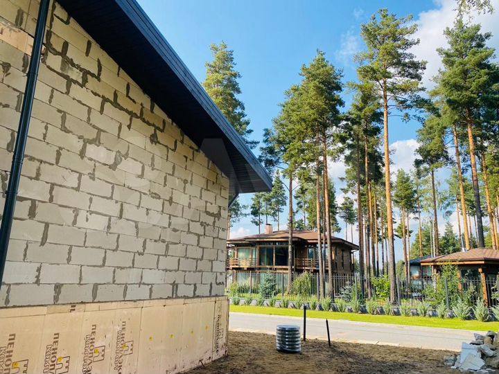 Коттедж 580 м² на участке 15,5 сот.