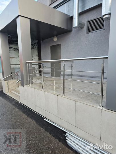 Перила из нержавейки со стеклом