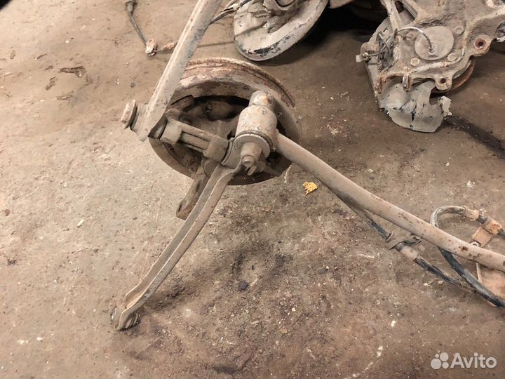 Hyundai accent кулак задний правый