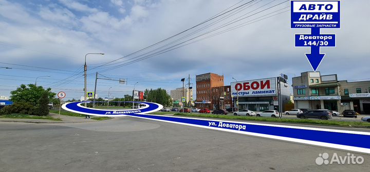 Фара головного света Рено Премиум правая