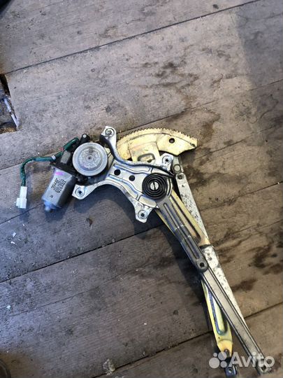 Механизм стеклоподъемника Toyota