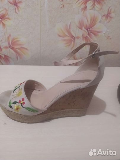 Босоножки женские 39 размер