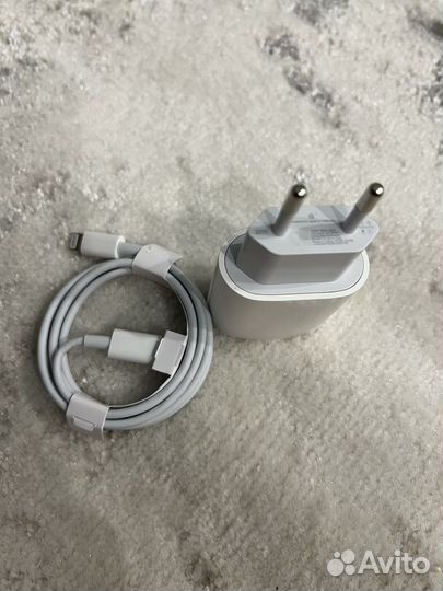 Зарядка на iPhone блок с кабелем оригинал