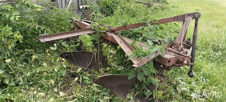 Плуг и культиватор