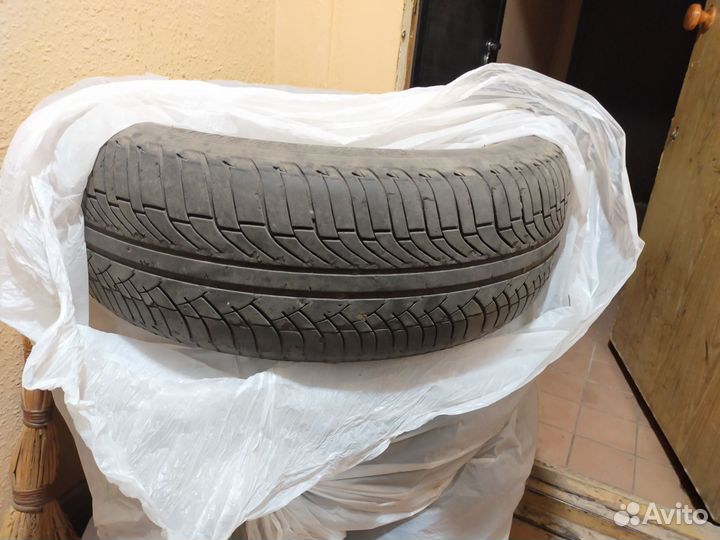 Michelin Latitude Diamaris 215/65 R16 98H